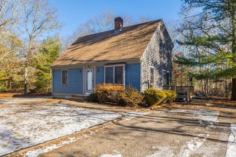 65 Baptiste Ln, Falmouth, MA 02536