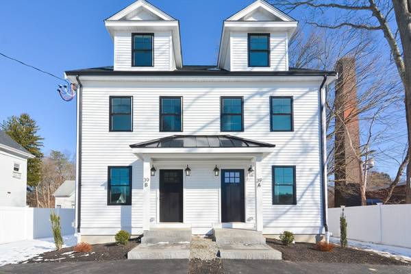 39 Chandler Ave #B, Taunton, MA 02780