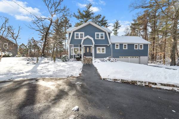 44 Abington St, Hingham, MA 02043