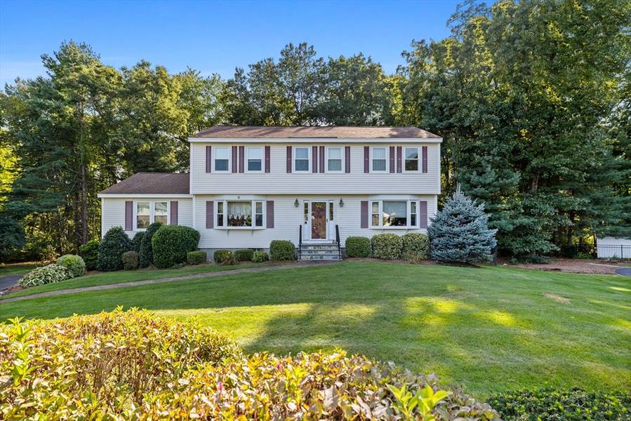 8 Robinswood Way, Andover, MA 01810