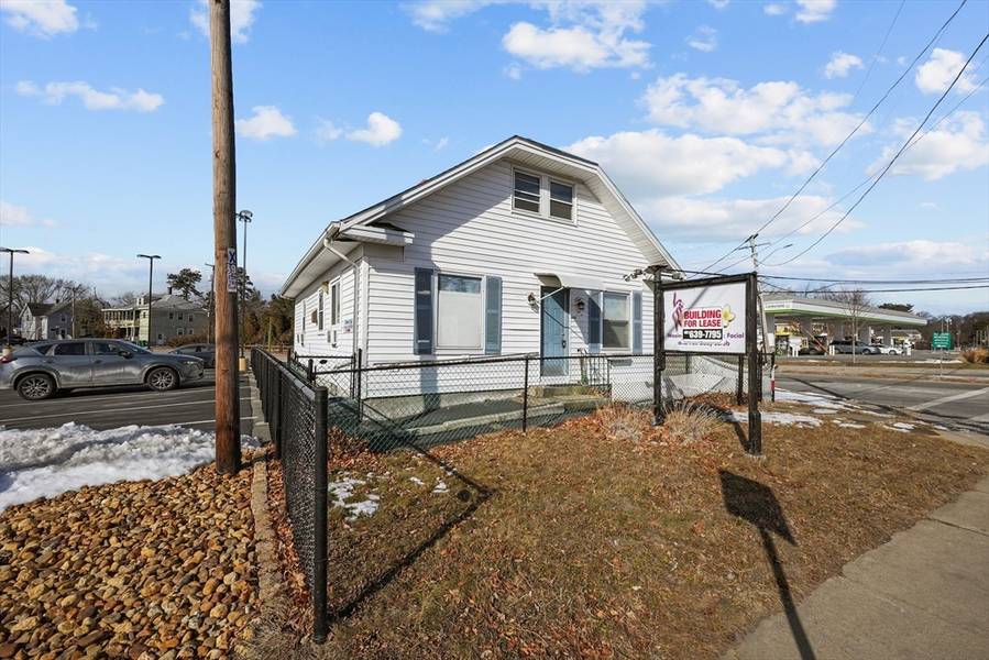 649 Washington St, Attleboro, MA 02703