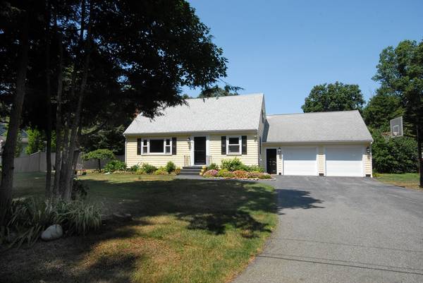 42 Whittemore St, Concord, MA 01742