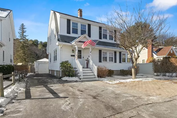 816 Lynnfield St, Lynnfield, MA 01940