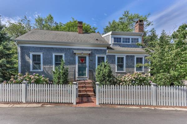 34 Alden St, Provincetown, MA 02657