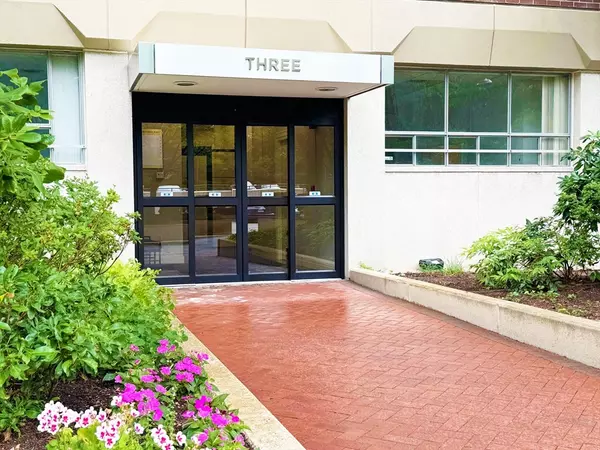 Boston, MA 02114,2 Hawthorne #102n