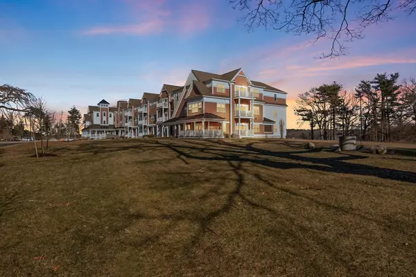 57 Long Point Rd #311, Lakeville, MA 02347