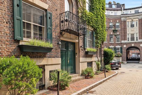 1 West Hill Place, Boston, MA 02114