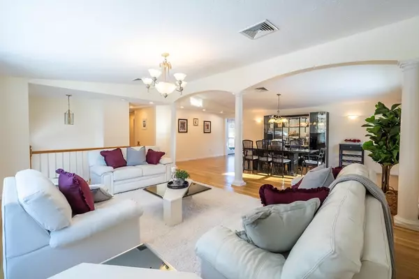 Lexington, MA 02421,29 Woodpark Cir