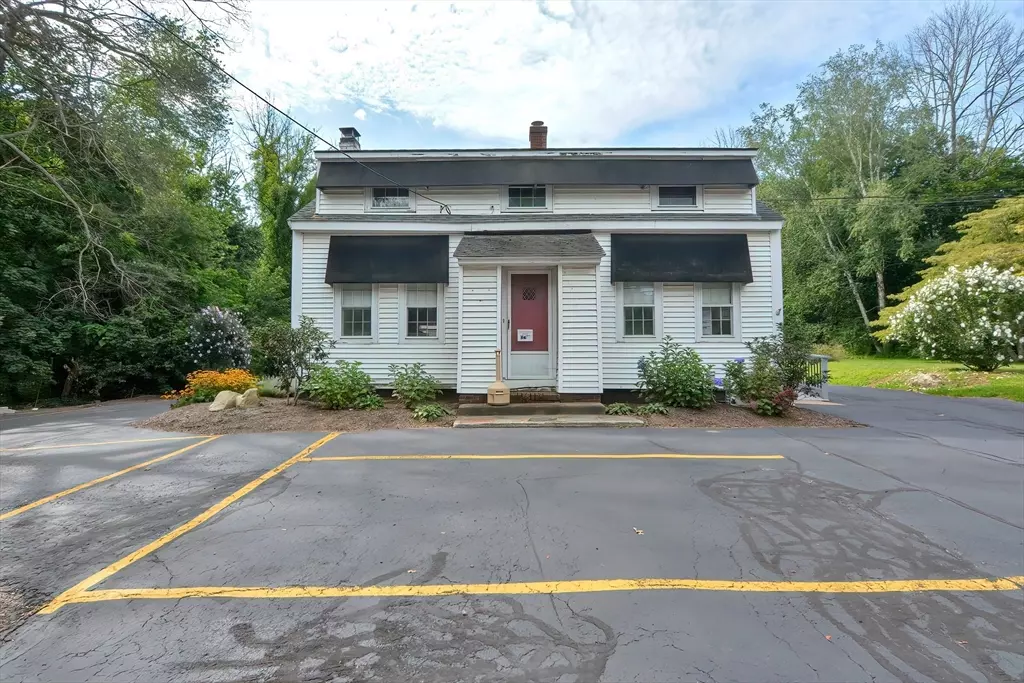 Mendon, MA 01756,159 Hartford Ave E