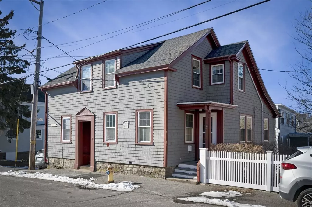 Marblehead, MA 01945,35 Rowland Street