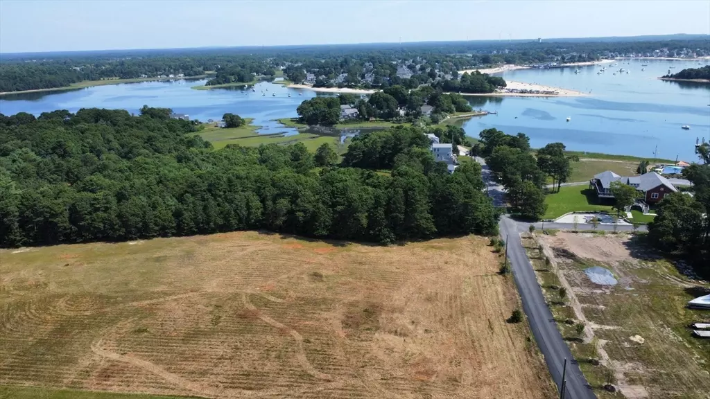 10 Over Jordan Rd, Wareham, MA 02571
