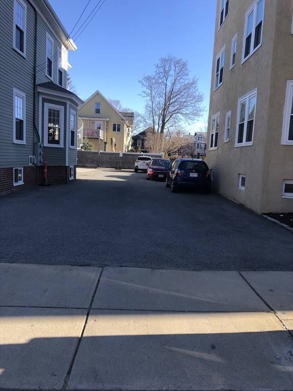 3 Oxford Ave #4, Belmont, MA 02478