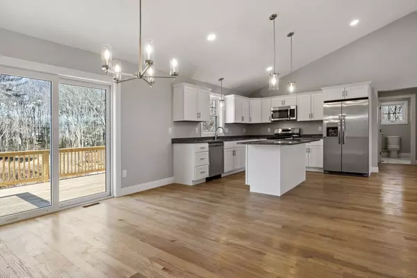 Taunton, MA 02780,1215 Somerset Ave