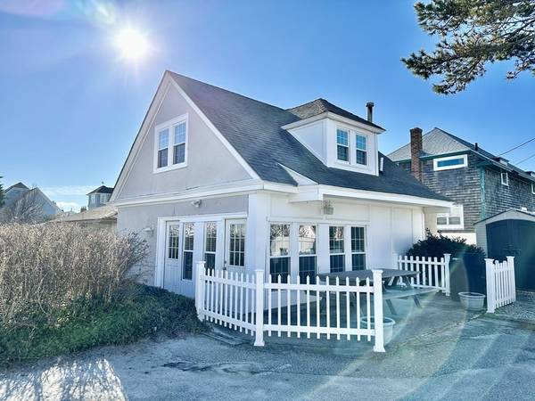 97A Beach Ave July & Or Aug #2, Hull, MA 02045