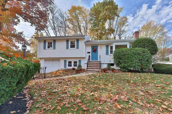 4 Morningside Dr, Norwood, MA 02062