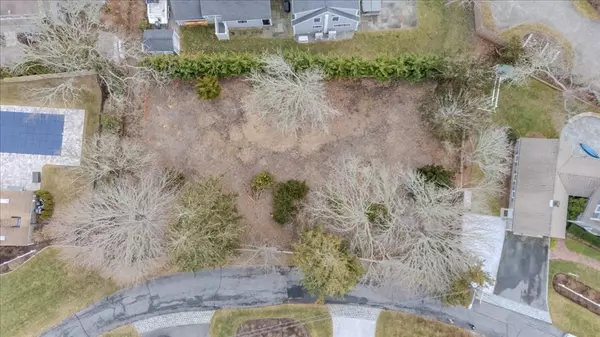 Harwich, MA 02671,19 Riverway