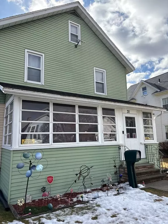 31 Field St, West Springfield, MA 01089