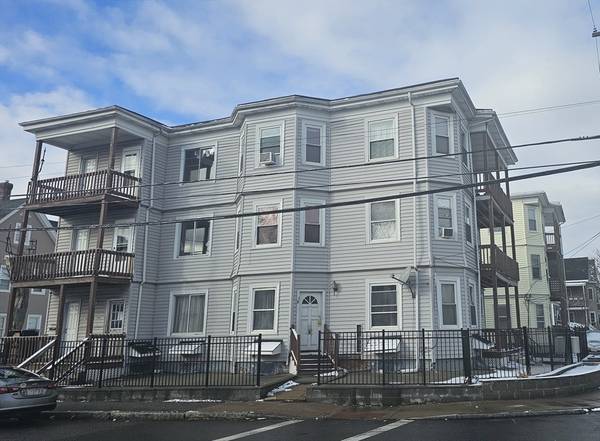 1087 Warren Ave #2R, Brockton, MA 02301