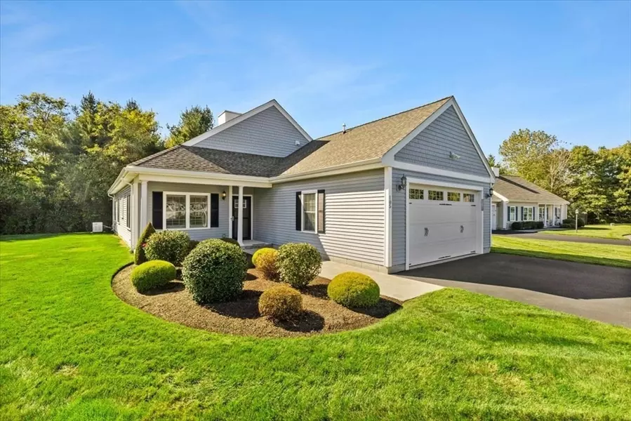 105 Clubhouse Cir, Raynham, MA 02767