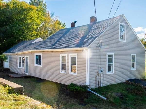 38 Sturbridge Rd, Brimfield, MA 01010