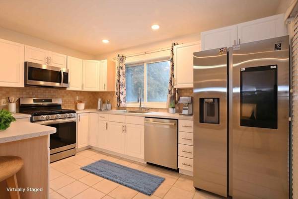 Ashland, MA 01721,429 Captain Eames Cir #429