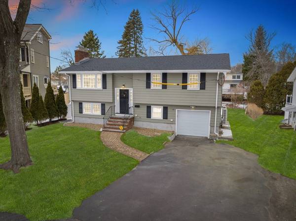 28 Teresa Circle,  Arlington,  MA 02474