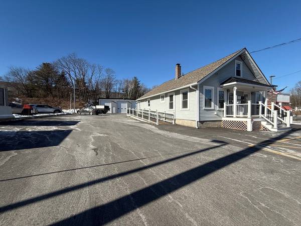 1042 Main St #B, Clinton, MA 01510