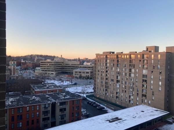 77 Pond Ave #1103, Brookline, MA 02445