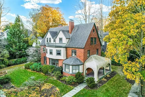 Brookline, MA 02445,27 Irving Street
