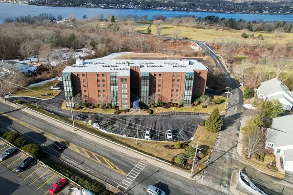 Fall River, MA 02720,4234 N Main St. #606