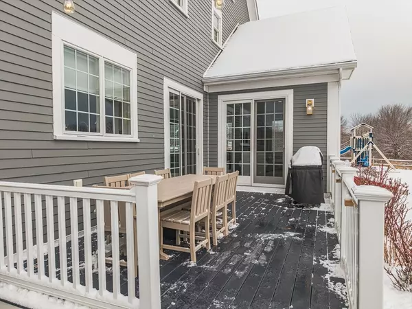 Amesbury, MA 01913,7 Point Shore Rd