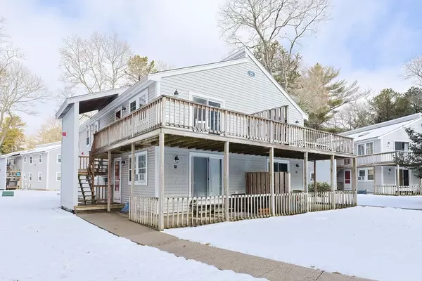 70 Cape Dr #8C, Mashpee, MA 02649