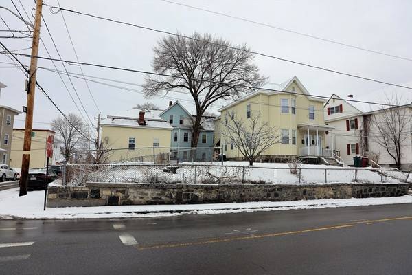 119 Liberty St, Lowell, MA 01851