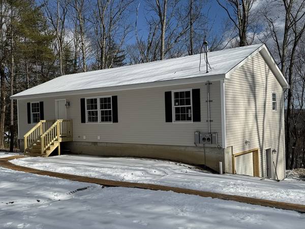 51 Cathy Ln, Southbridge, MA 01550