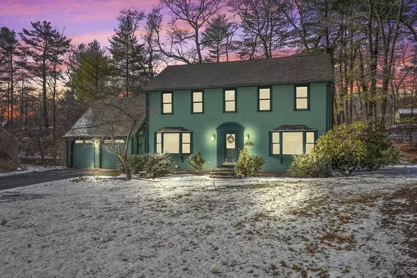 9 Deer Hollow Rd, North Attleboro, MA 02760