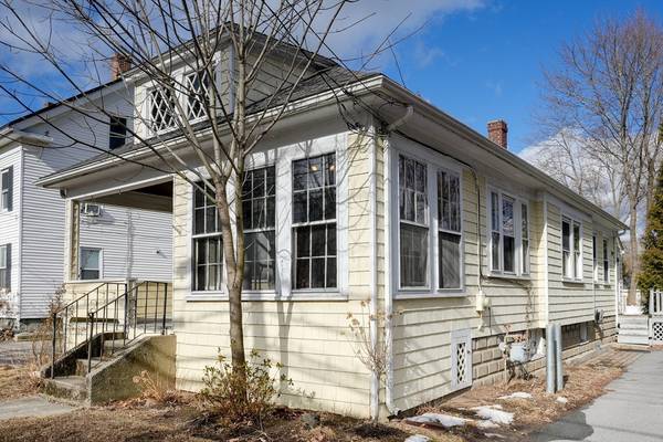 27 Pleasant St, Ashland, MA 01721