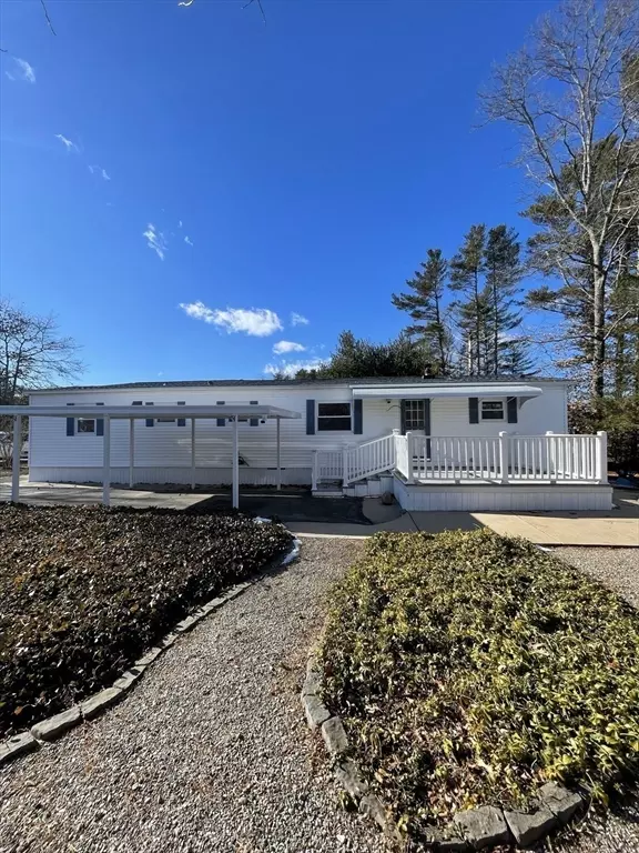 37 Pipers Way, Carver, MA 02330