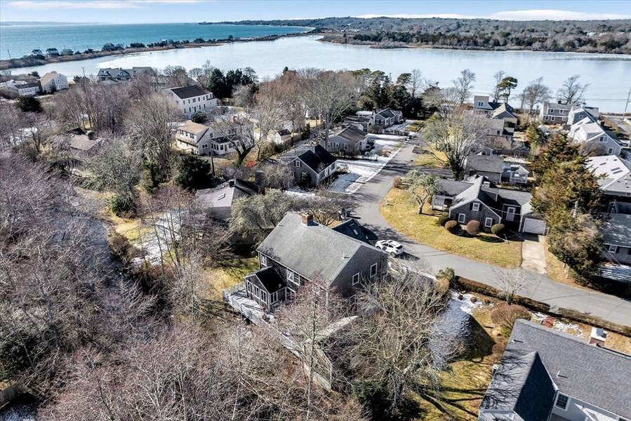 30 Salt Pond Rd, Falmouth, MA 02540