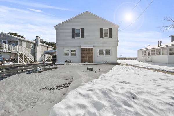 15 12th Street West, Salisbury, MA 01952