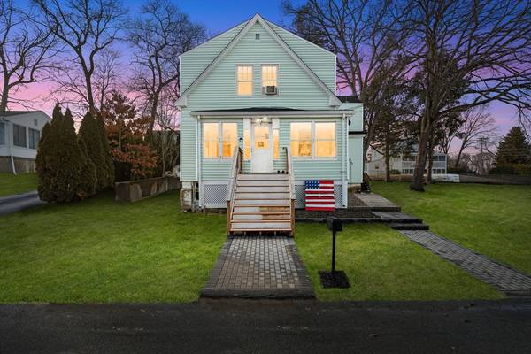 61 Bergeron St, Seekonk, MA 02771