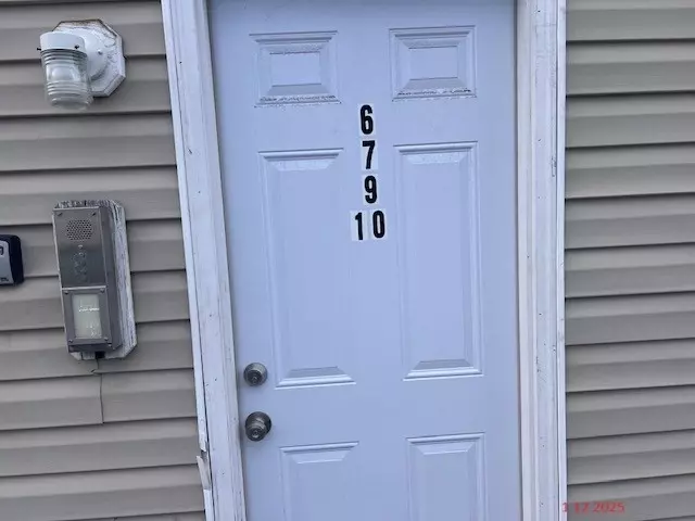 110 Branch St #7, Lowell, MA 01851