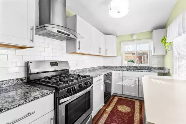 Boston, MA 02124,17 Richmond St. #1