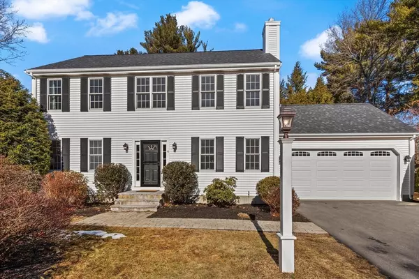 4 Alex Ln, Foxboro, MA 02035