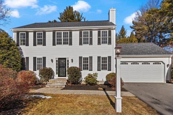 4 Alex Ln, Foxboro, MA 02035