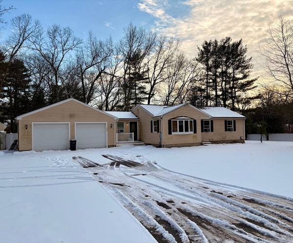 587 Maple Road, Longmeadow, MA 01106