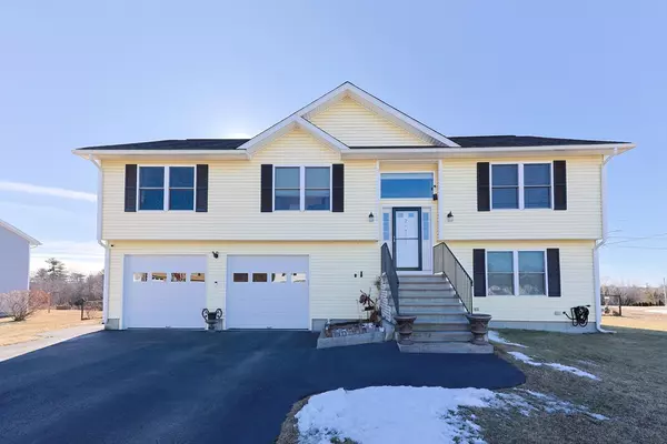 2 Dominique Drive, Webster, MA 01570