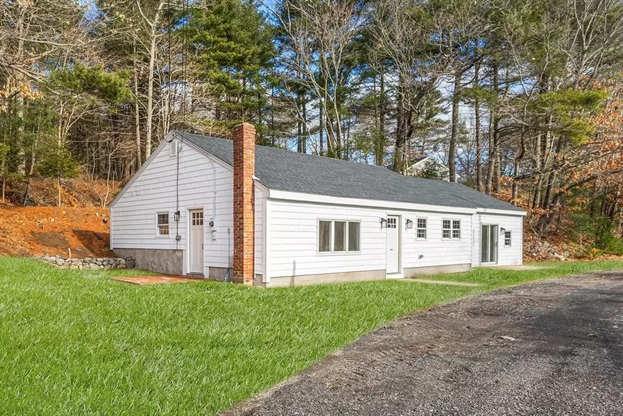 11 Hils Mill Rd, Pembroke, MA 02359