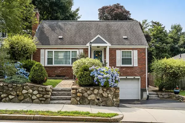 292 Appleton St, Arlington, MA 02476