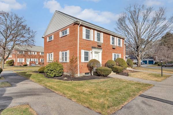 72 Emerson Gardens Rd #72, Lexington, MA 02420