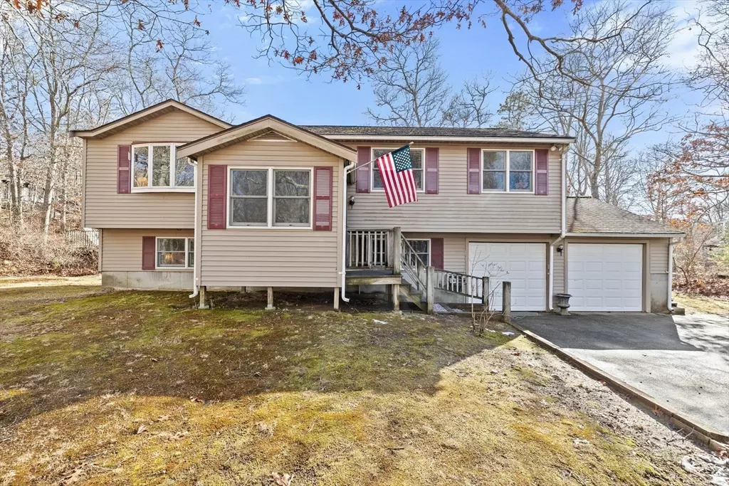 Bourne, MA 02532,4 Sanford St